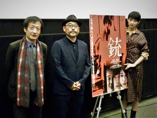 左から奥山和由プロデューサー、武正晴監督、日南響子さん 